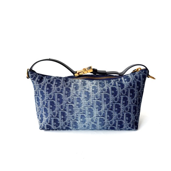 Medium DiorTravel Nomad Pouch